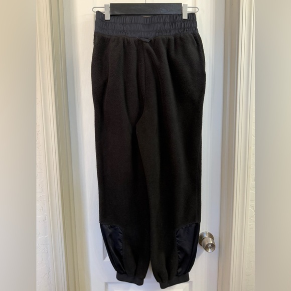 Free People Movement Black Fleece Joggers size s/p - Picture 4 of 6